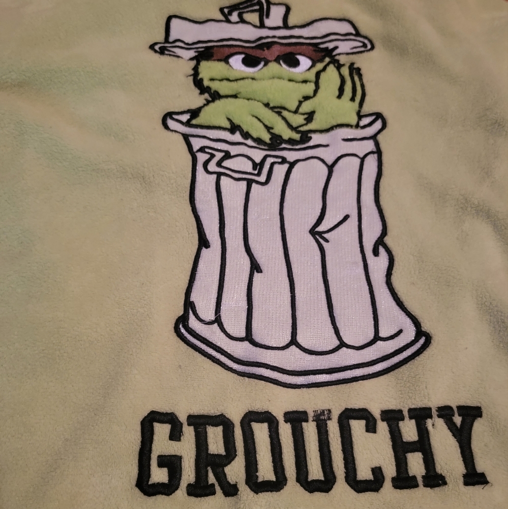 Women's Oscar the Grouch PJs - Picture 6 of 7